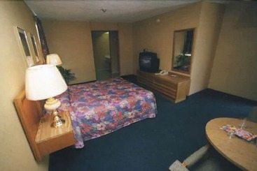 בית מלון כפרי Kings Inn Near The Falls