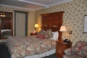 Отель Auberge Lakeview Inn