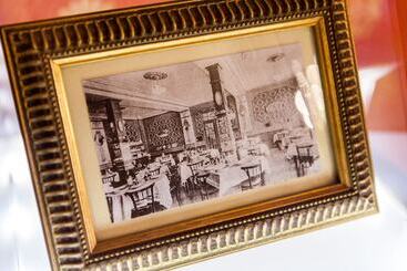 Avenue Hotel By F Hotels