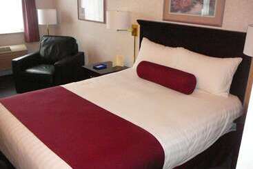 Coast Abbotsford Hotel & Suites