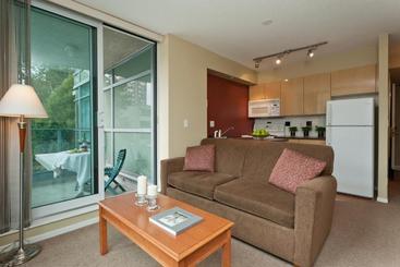 هتل Lord Stanley Suites On The Park