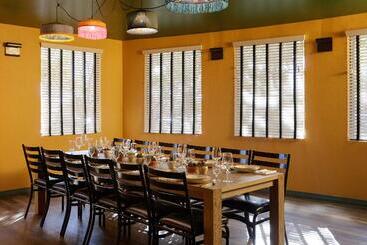 هتل The Wilde Resort And Spa