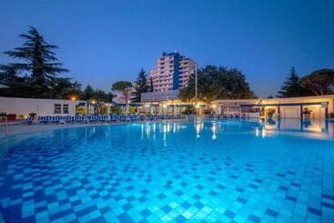 Отель Valamar Diamant