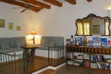 Сельский дом Casa Naya