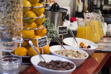 هتل Casa Palacio Pilar Del Toro