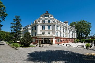 ホテル Castilla Termal Solares