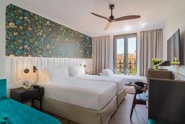 فندق H10 Casanova