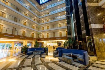 호텔 Holiday Garden Resort