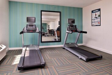 Holiday Inn Express Hotel & Suites North Kansas City, An Ihg