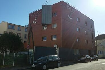 هتل Hôtel Les Gens De Mer Brest By Poppins