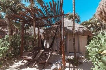 هتل Papaya Playa Project