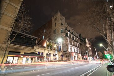 Отель Petit Palace Museum