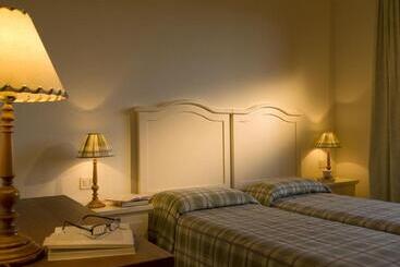 酒店 Roccamare Resort   Ville E Appartamenti