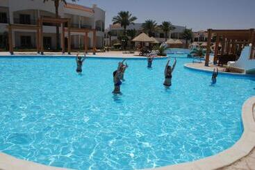 فندق Sunrise Alma Bay Resort