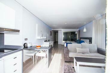 Servatur Casablanca Suites & Spa - Adults Only