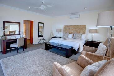 호텔 African Oceans Manor On The Beach