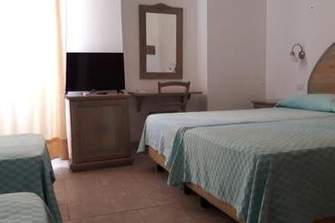 酒店 Alghero Vacanze