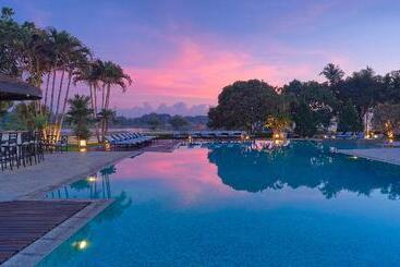 هتل Azerai La Residence Hue