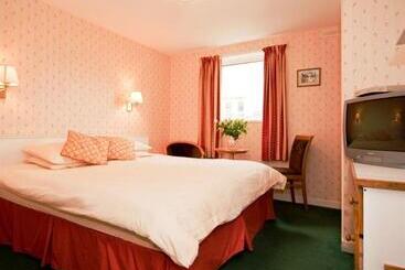 Отель Castletown