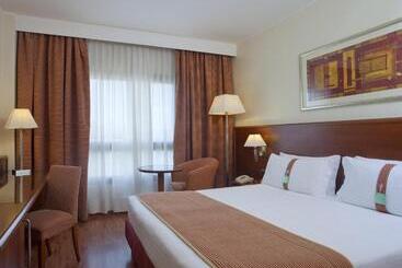 호텔 Holiday Inn Cagliari, An Ihg