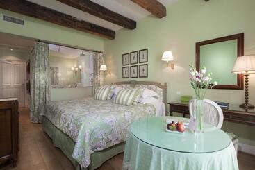 ホテル Hôtel De Toiras
