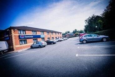 هتل Travelodge Dublin Airport North  Swords