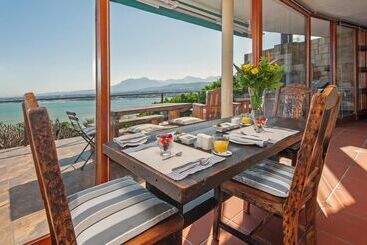 مبيت وإفطار 18 On Kloof Guest House