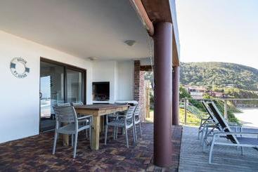 فندق Arch Rock Chalets