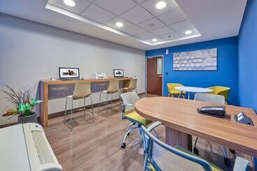 בית מלון כפרי City Express By Marriott Mexicali