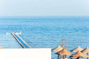 בית מלון כפרי Coral Beach Resort Montazah