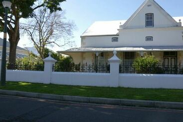 هتل Fynbos Villa Guest House