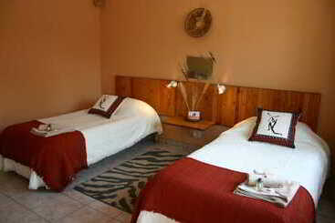 בית מלון כפרי Hammerstein Lodge & Camp