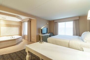 Отель Hilton Garden Inn Niagaraonthelake