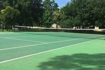 فندق Howard Johnson Pilar Resort Spa & Convention Center