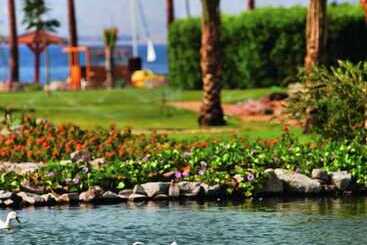 בית מלון כפרי Movenpick Taba Resort & Spa