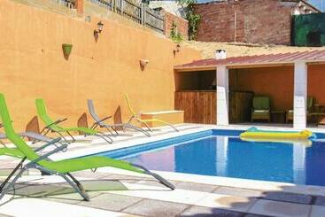 Amazing Home In Maanet De La Selva With 3 Bedrooms, Outdoor Swimming Pool And Swimming Pool - Массанет-де-ла-Сельва