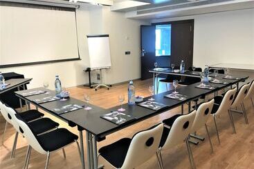 Отель Indigo Barcelona Plaza Espana, An Ihg