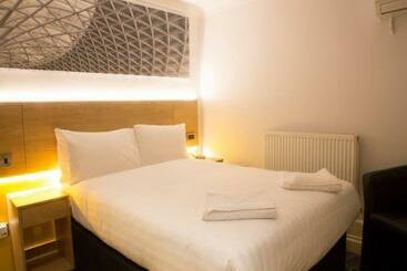 هتل Comfort Inn & Suites Kings Cross St. Pancras