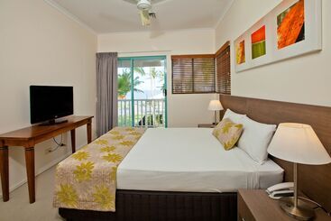 酒店 Coral Sands Beachfront Resort
