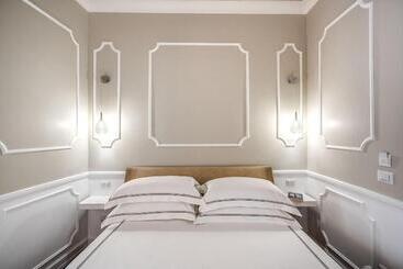 בית מלון כפרי Rome55  Piazza Di Spagna