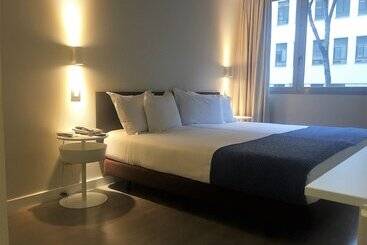 هتل Suites Viena Plaza De Espana