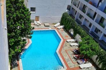 בית מלון כפרי Thalia Deco City & Beach