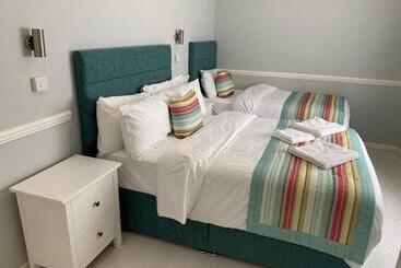 Waters Edge Hotel Torquay