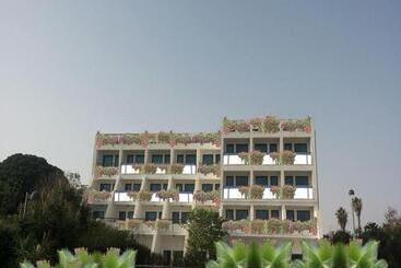 酒店 Acacia Marina