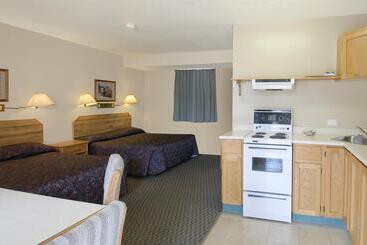 Hotel Canada S Best Value Desert Inn & Suites