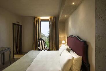 Отель Castello Di Velona Resort, Thermal Spa & Winery