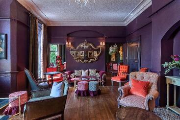 בית מלון כפרי Clementine S Guest House