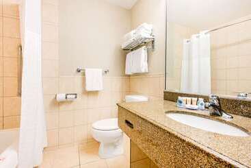 هتل Comfort Inn Fallsview