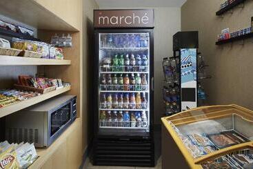 فندق Courtyard By Marriott Montreal Airport