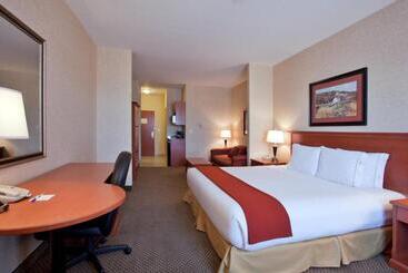 فندق Holiday Inn Express Airdrie, An Ihg